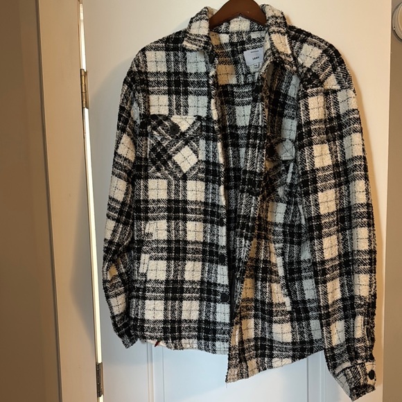 Tops - Black and White Plaid Button-Up Shacket XXL